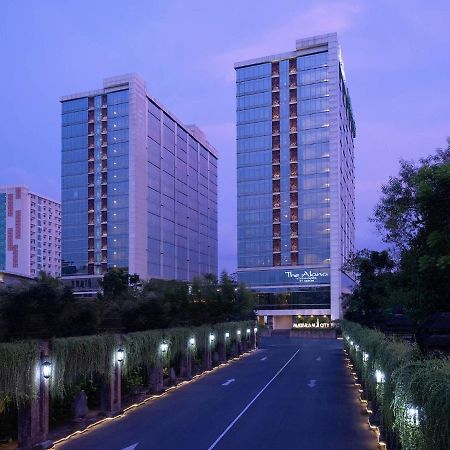 The Alana Yogyakarta Hotel And Convention Center Слеман Экстерьер фото
