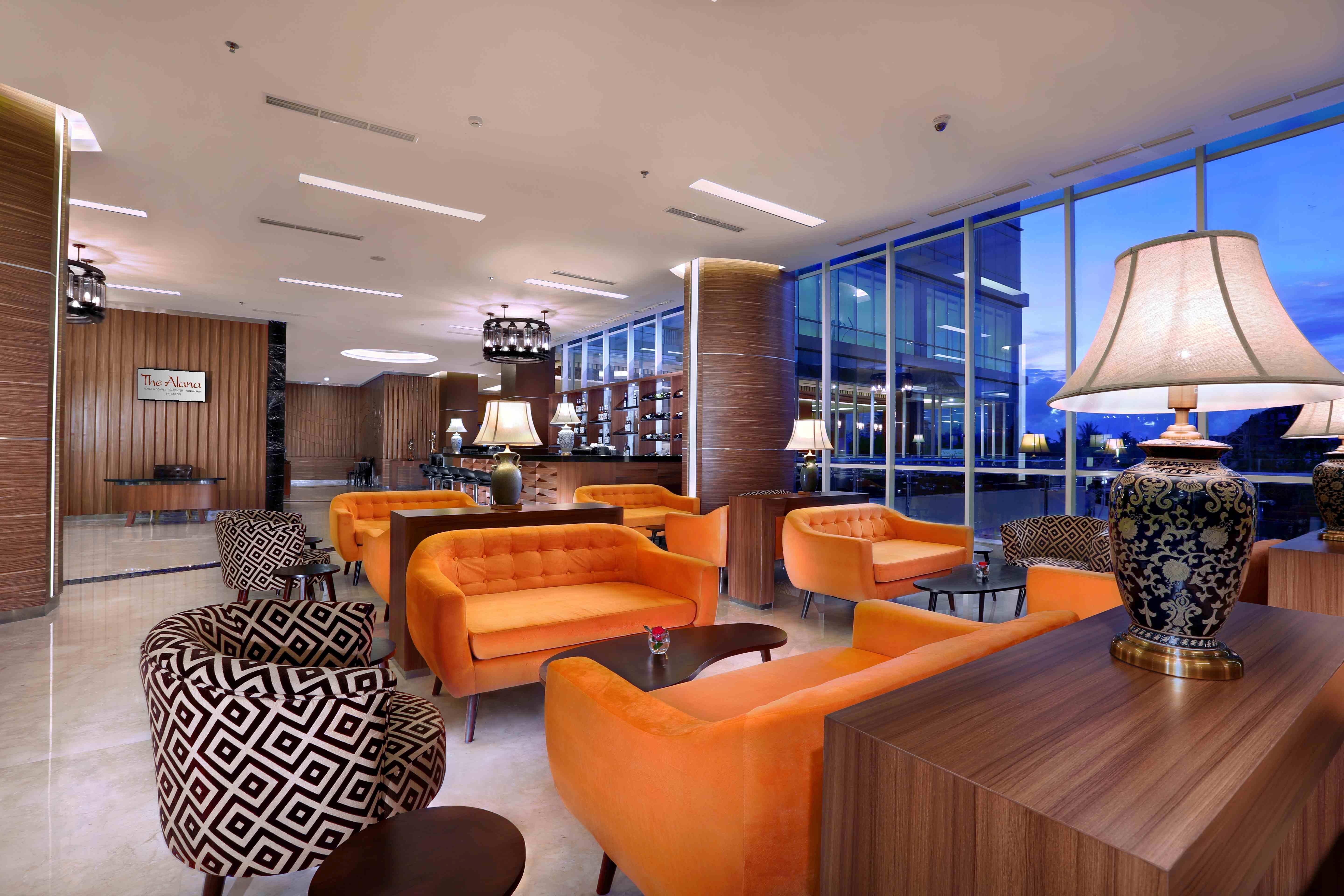 The Alana Yogyakarta Hotel And Convention Center Слеман Экстерьер фото