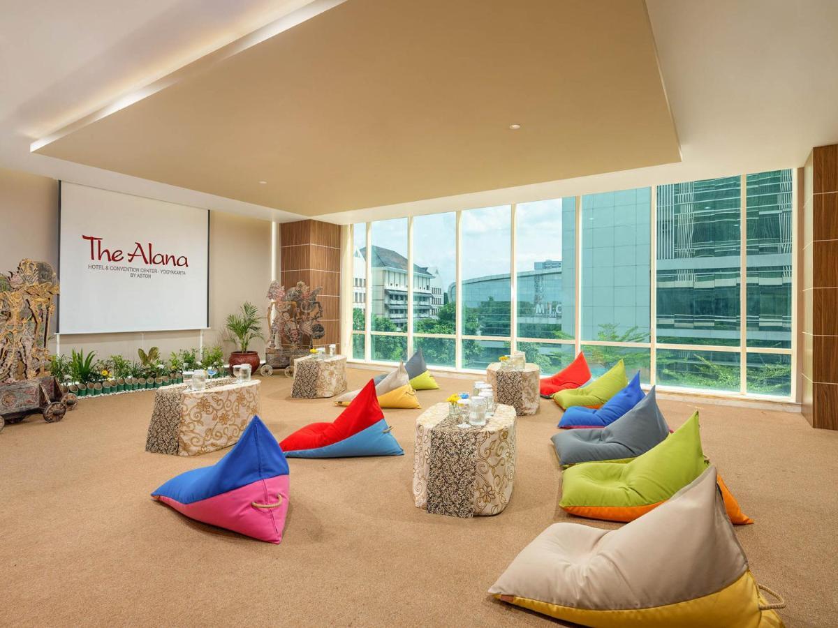 The Alana Yogyakarta Hotel And Convention Center Слеман Экстерьер фото