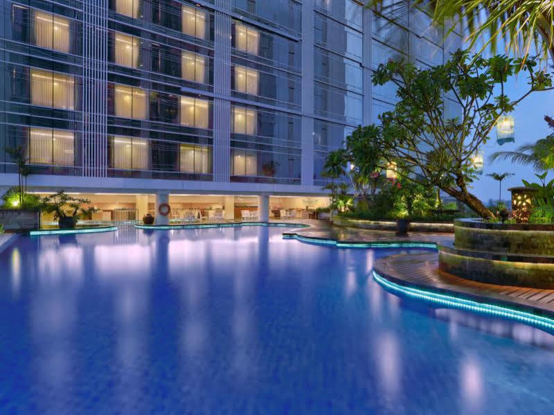 The Alana Yogyakarta Hotel And Convention Center Слеман Экстерьер фото